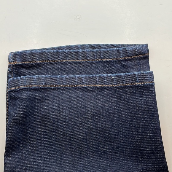 Tommy Bahama Crop Mid Rise Size 12 - Picture 13 of 16